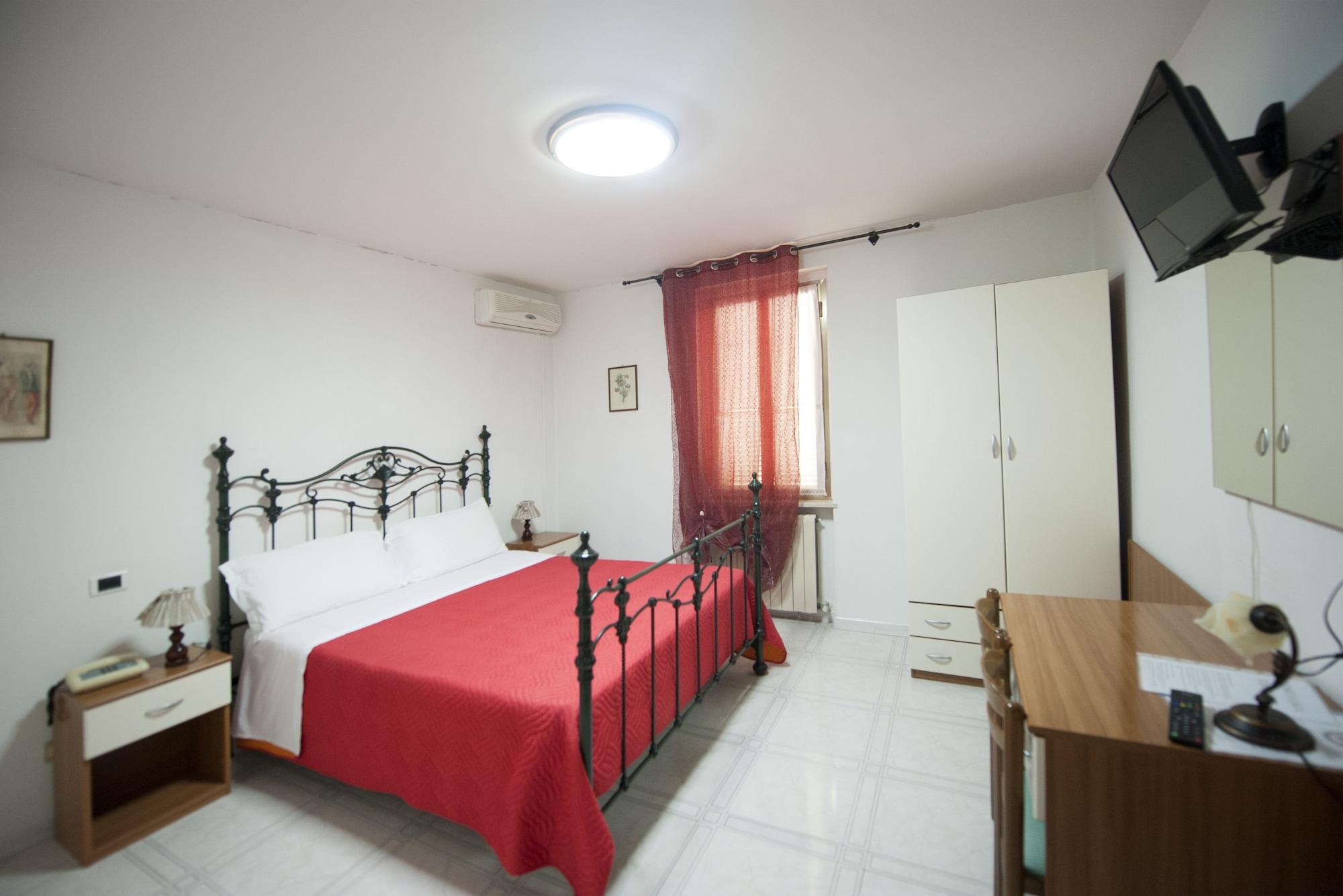Hotel Athena Spoleto Bagian luar foto