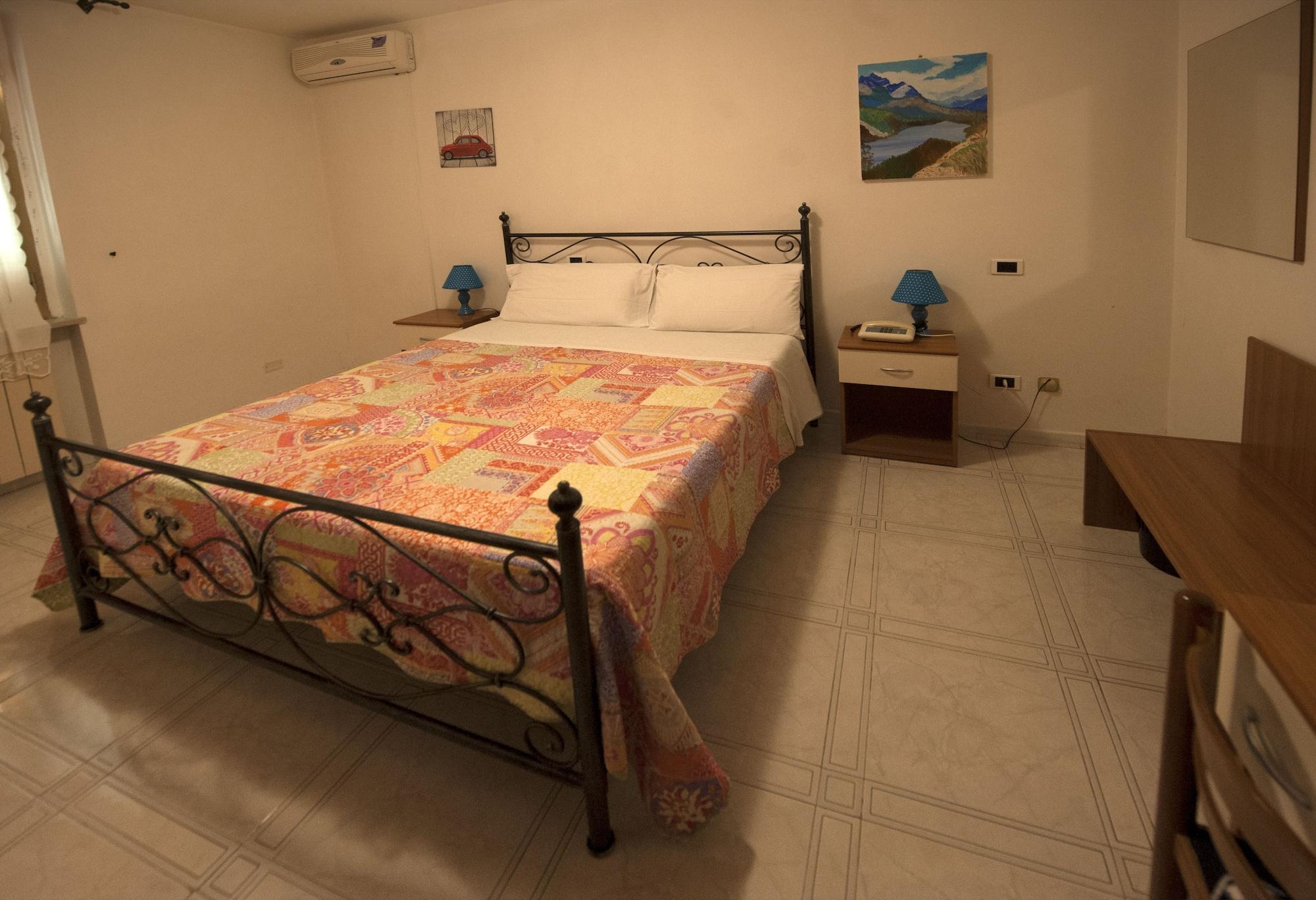 Hotel Athena Spoleto Bagian luar foto