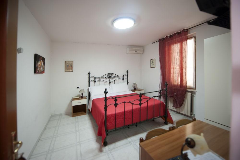 Hotel Athena Spoleto Bagian luar foto