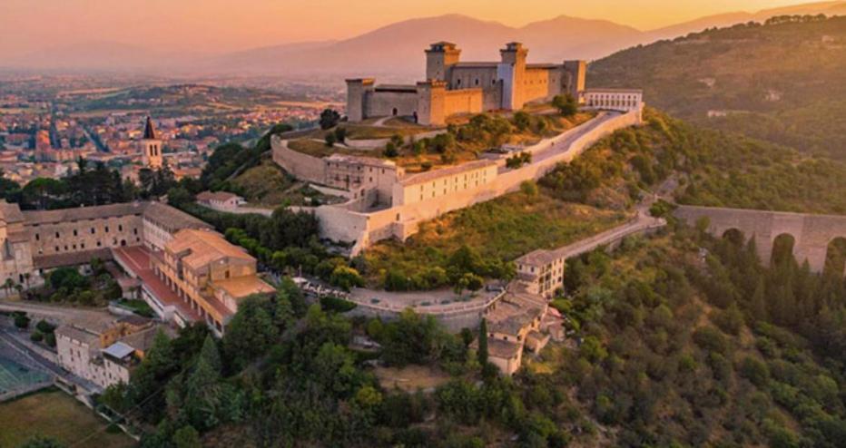 Hotel Athena Spoleto Bagian luar foto