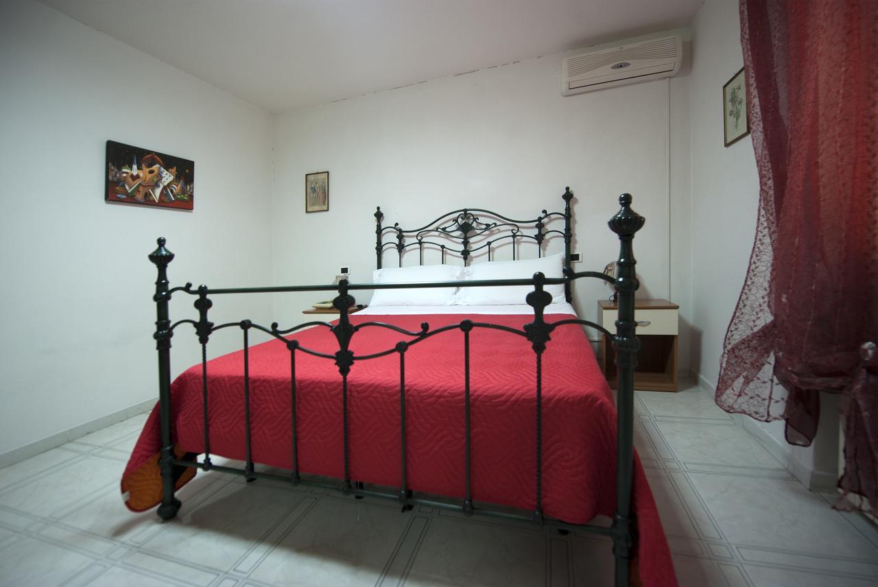 Hotel Athena Spoleto Bagian luar foto