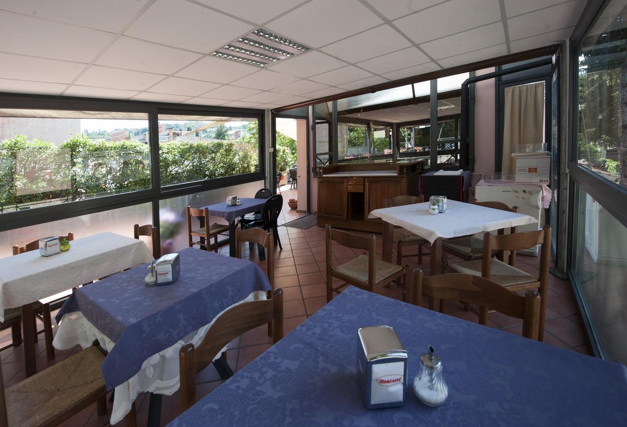 Hotel Athena Spoleto Bagian luar foto