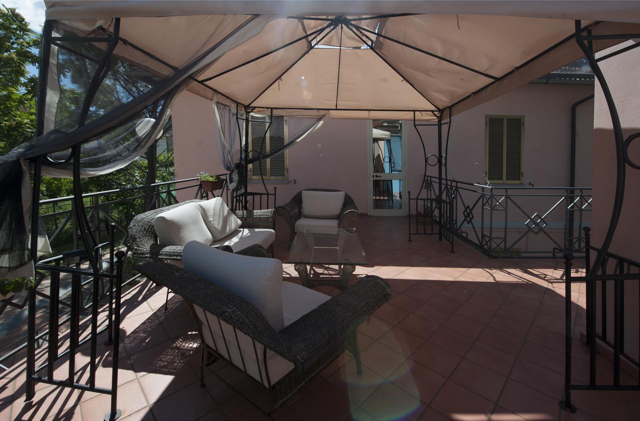 Hotel Athena Spoleto Bagian luar foto
