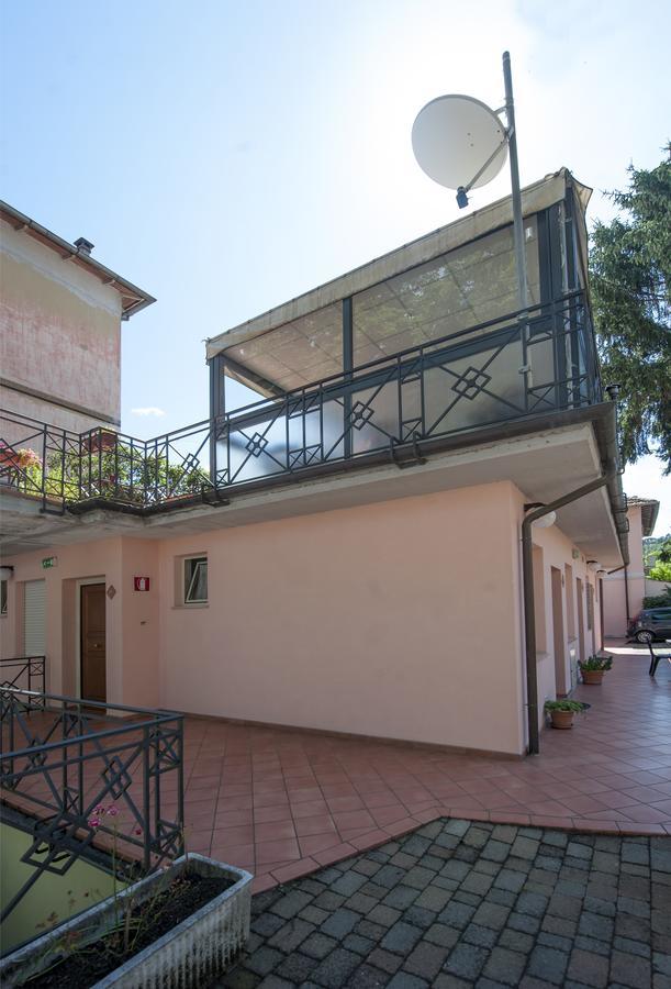 Hotel Athena Spoleto Bagian luar foto