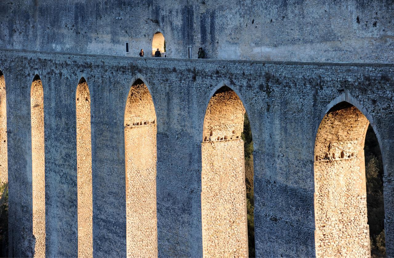 Hotel Athena Spoleto Bagian luar foto